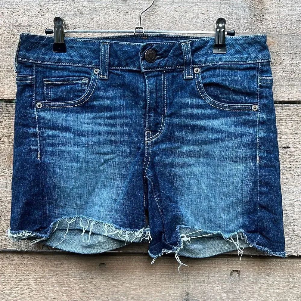 American Eagle Outfitters Women's Dark Wash Raw Hem Cuffed Denim Shorts